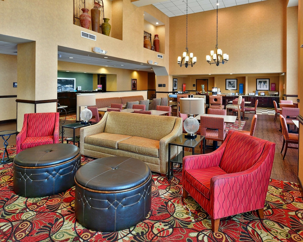Hampton Inn & Suites Fredericksburg 25/34