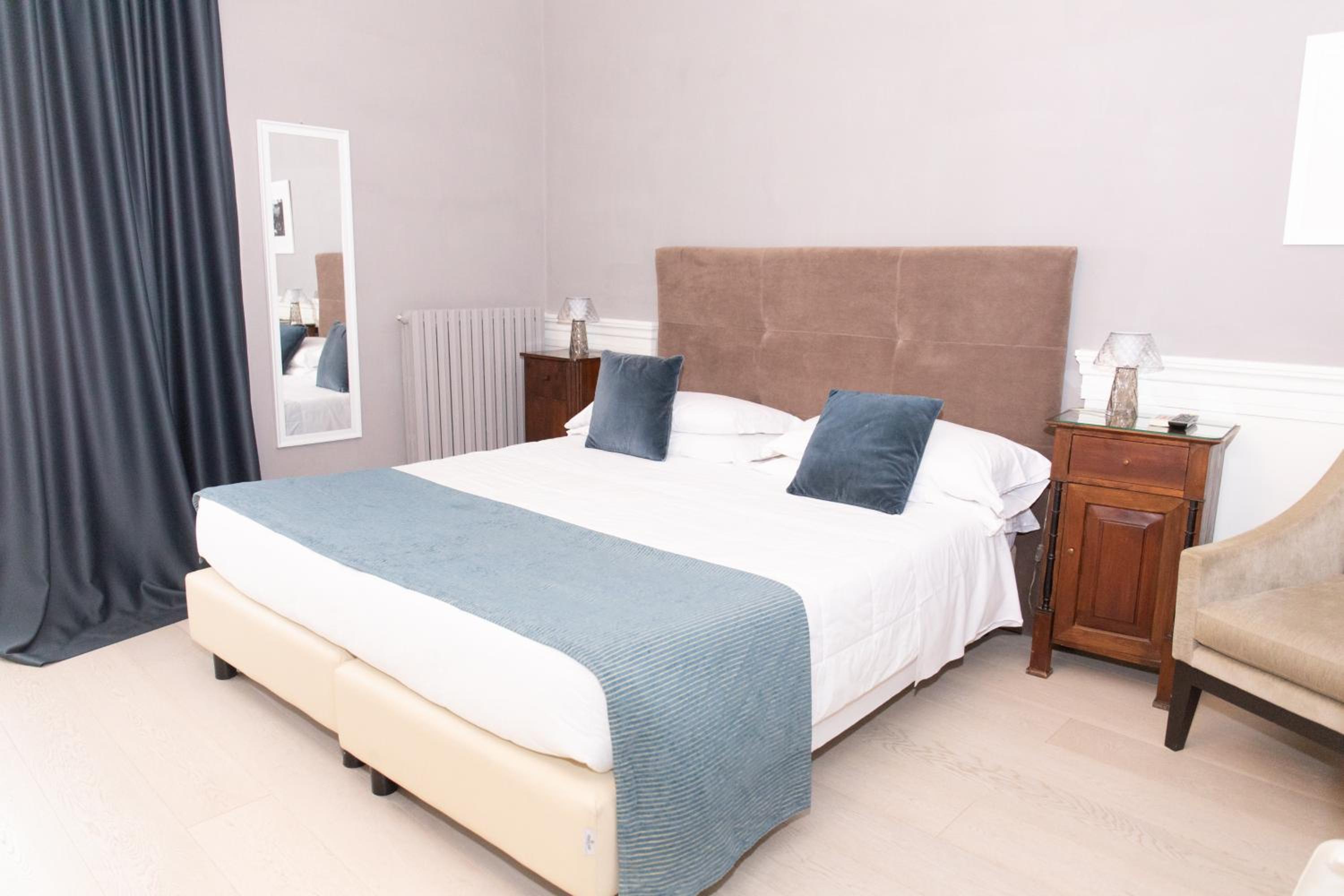 غرفة كلاسيكية بسرير مزدوج أو سريرين منفصلين، Hotel Clitunno 2/10