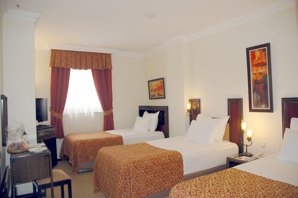 غرفة قياسية ثلاثية، Gunes Hotel Merter Istanbul 5/10
