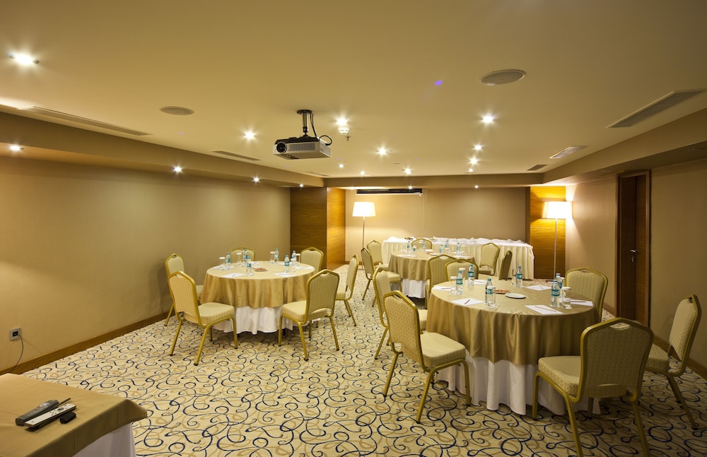 VOLLEY HOTEL ISTANBUL 64/73