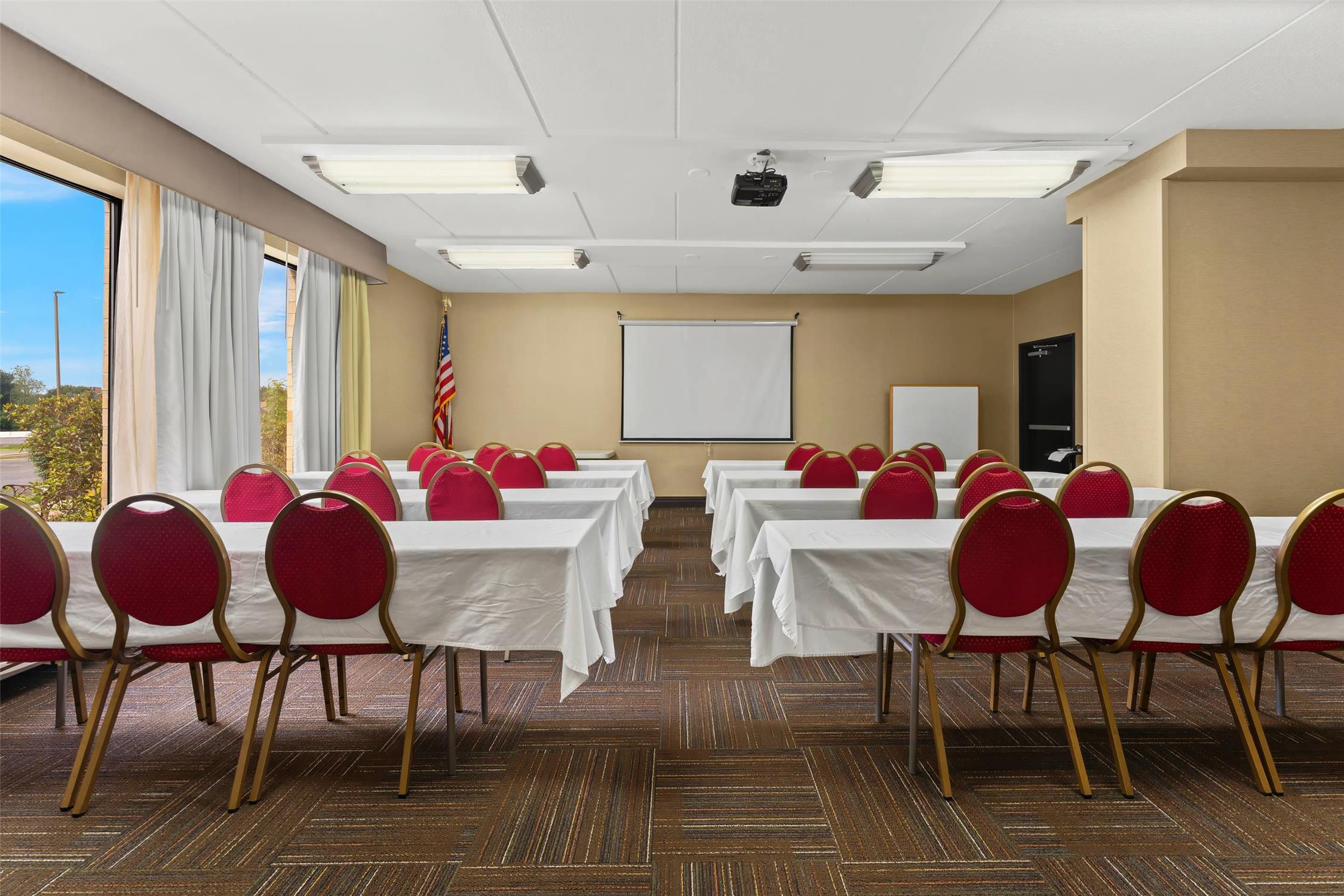 Comfort Inn Lehigh Valley West 34/43