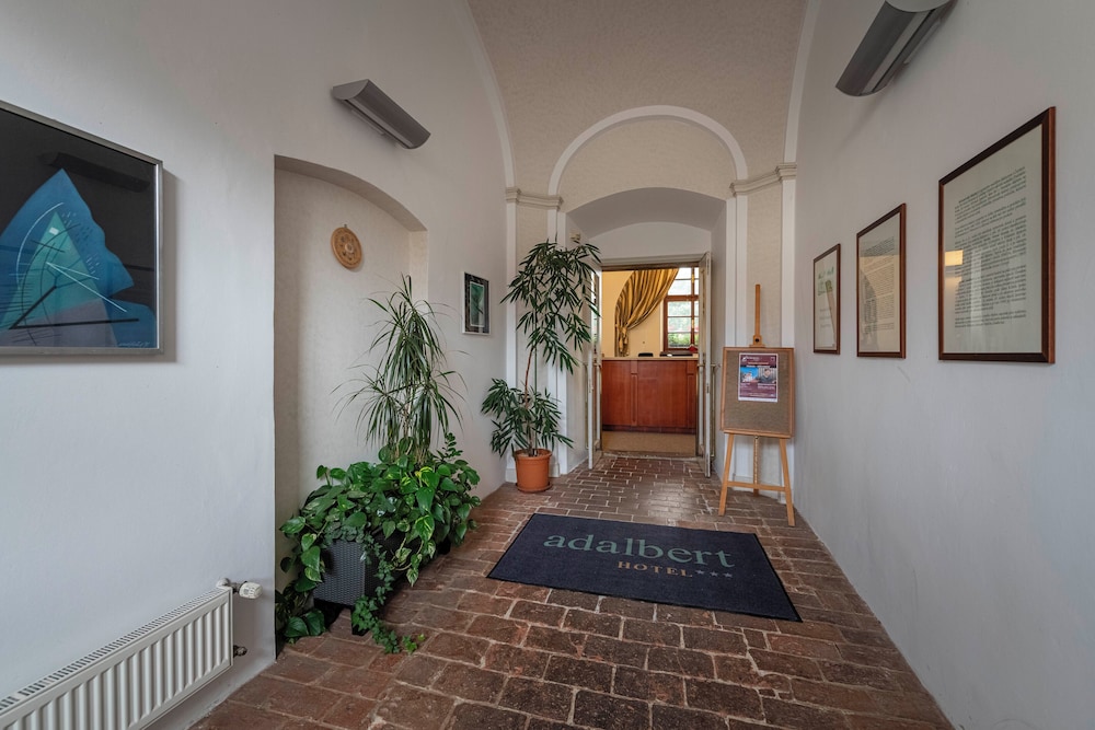 Hotel Adalbert 10/69