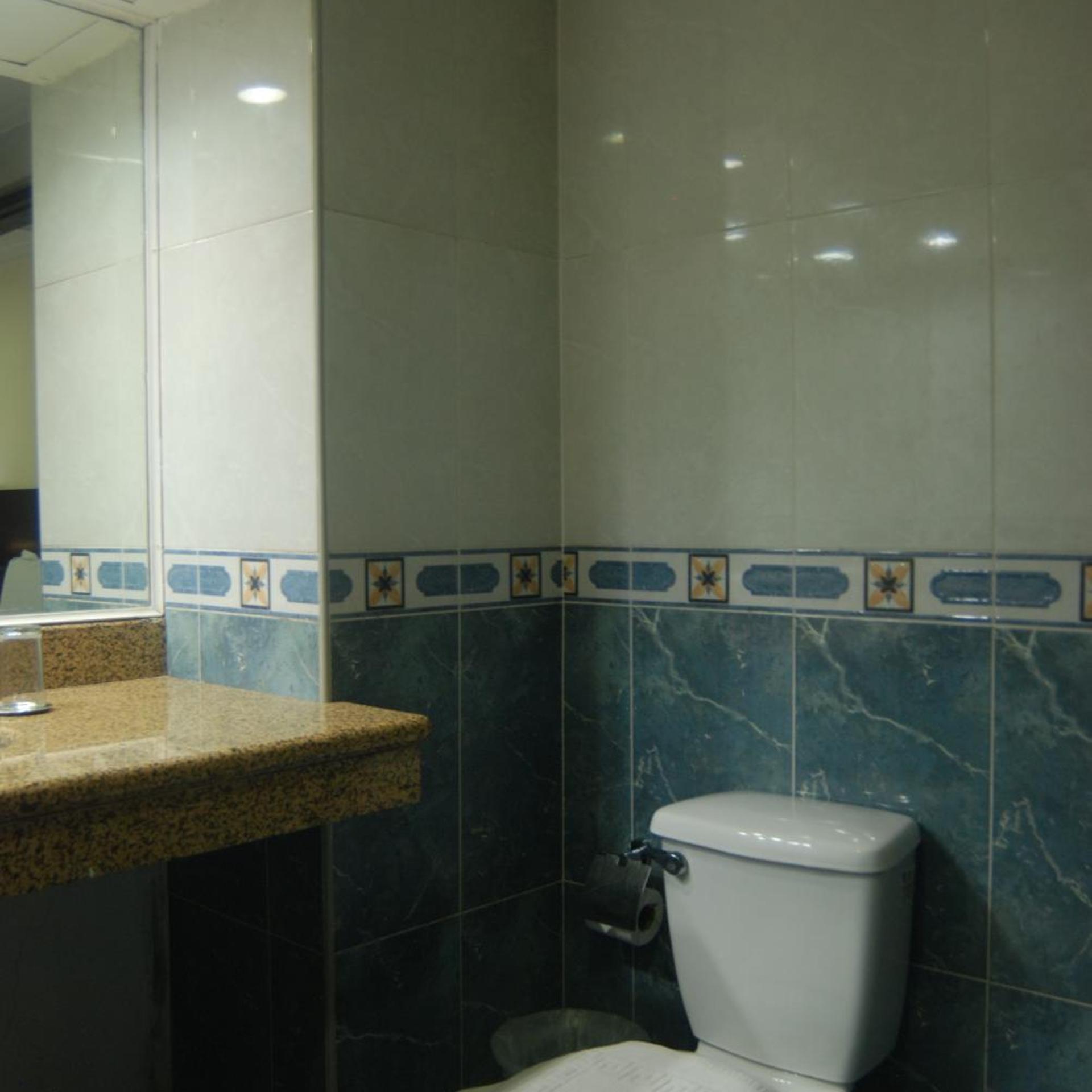 غرفة ثلاثية، Golden Peak Hotel and Suites powered by Cocotel 10/10