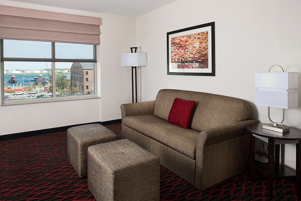 Hampton Inn Portland Downtown Waterfront 28/46