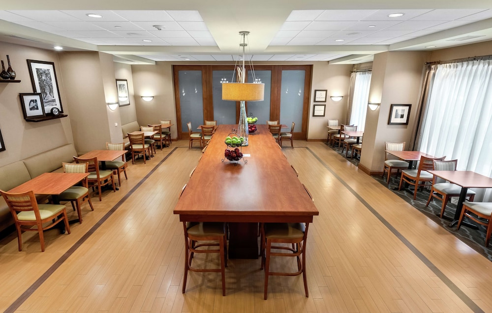 Hampton Inn Nashua 35/43