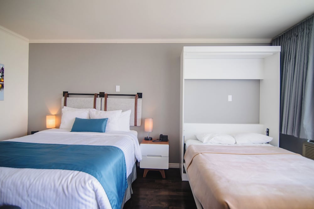 Signature, Pavilion, Murphy Bed, Queen Bed, Sea View