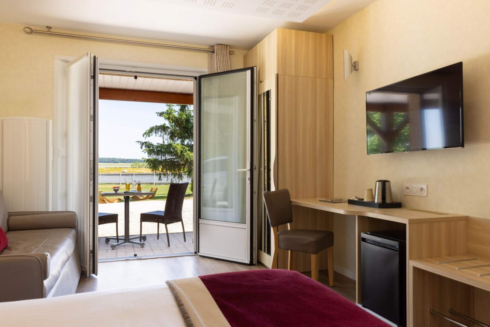 HOTEL LE VAL MORET 9/19