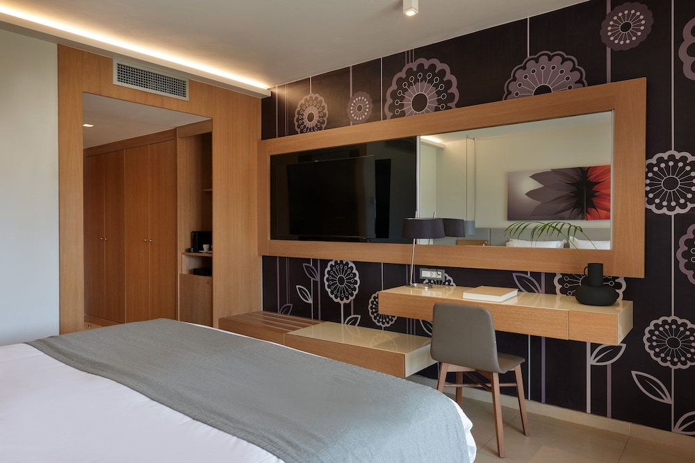 APHI KALLI Resort 58/65