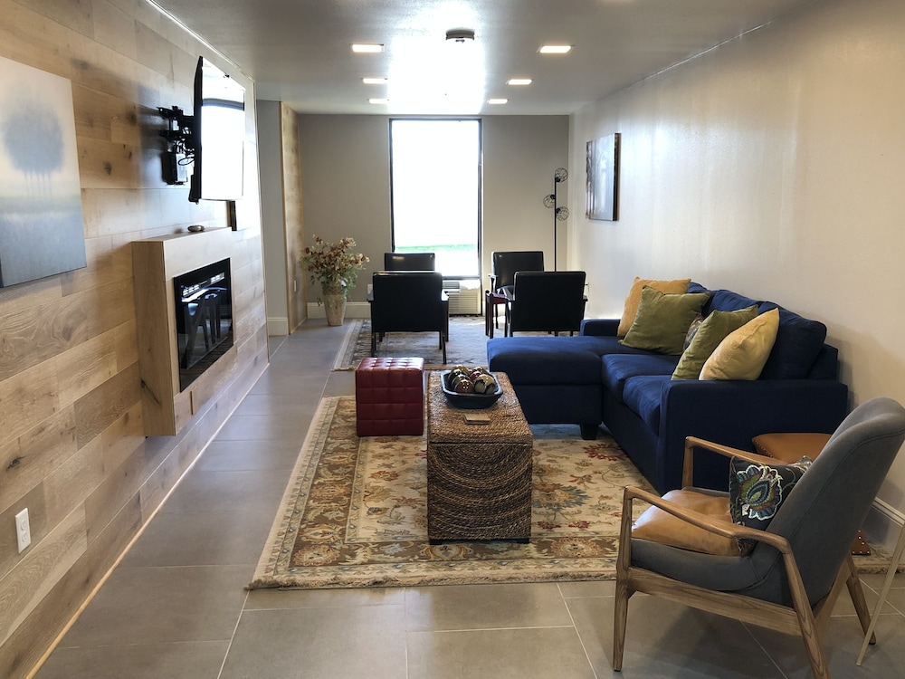 Country Inn & Suites By Radisson, New Orleans I-10 East, LA 24/35