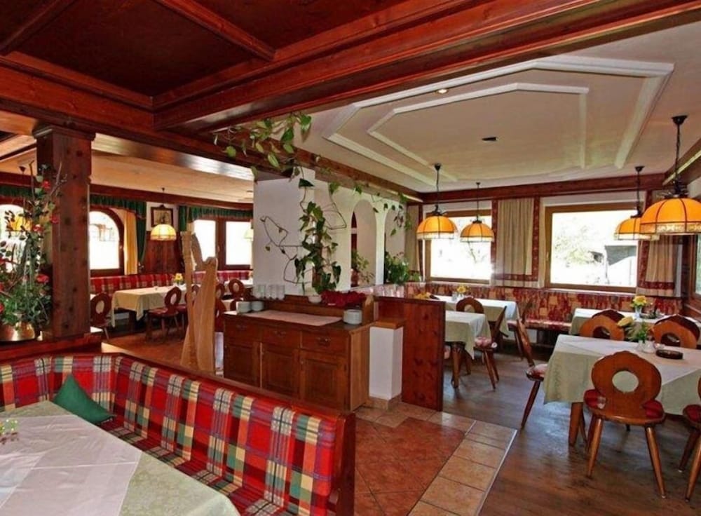 Hotel Simmerlwirt 48/57