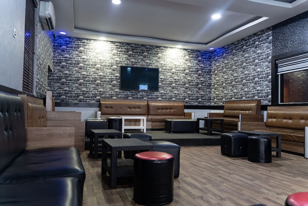 Mayors & Diplomat Suite Gra 18/22