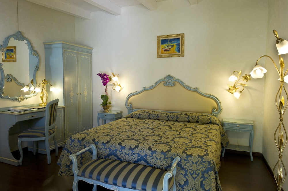 Viktoria Palace 30/76