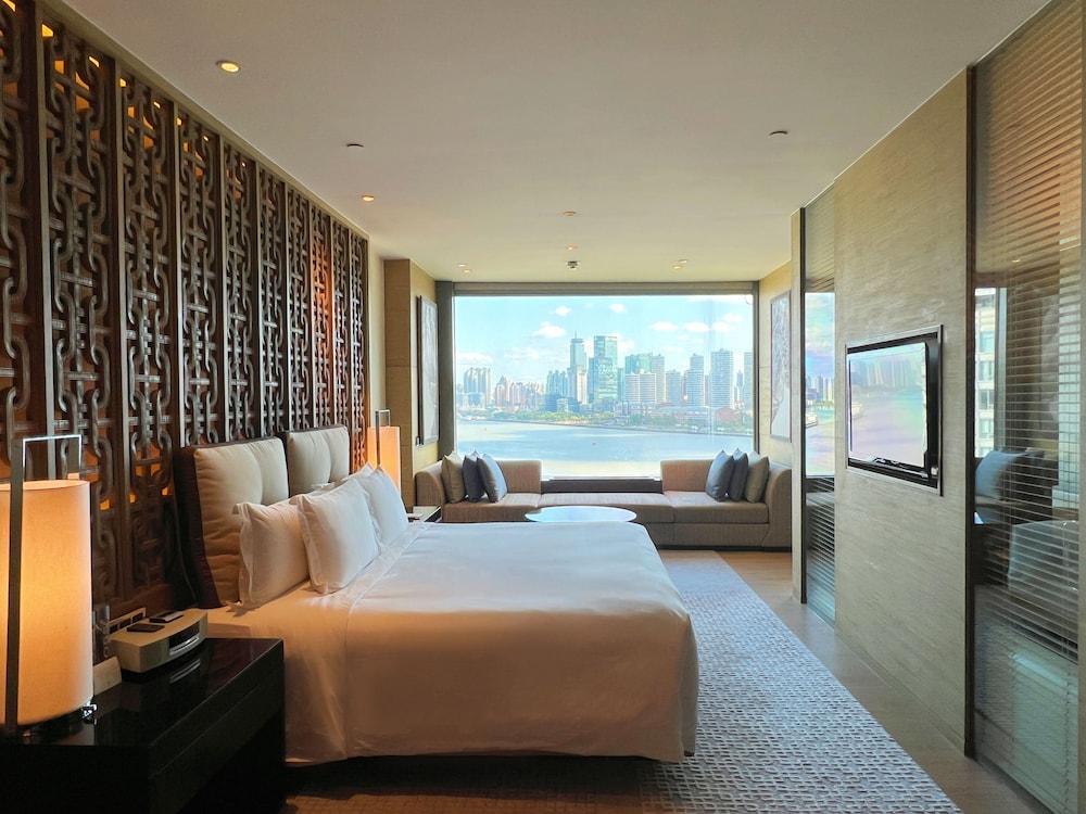 Riverside Suite