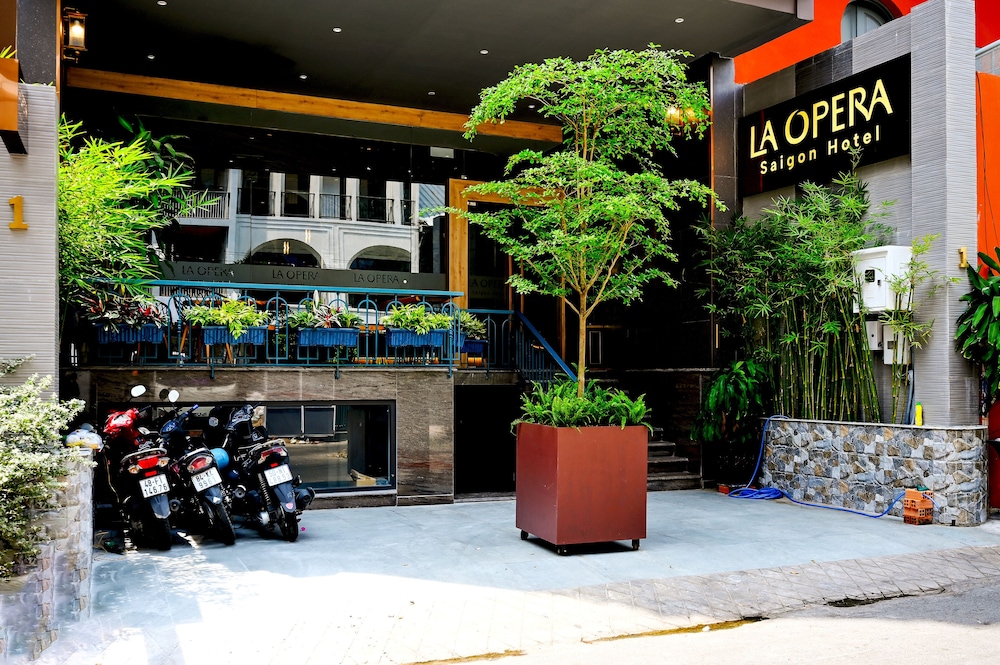 La Opera Saigon Hotel 26/28