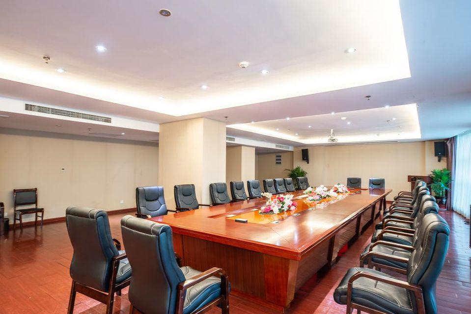 Jinhao International Hotel 16/24