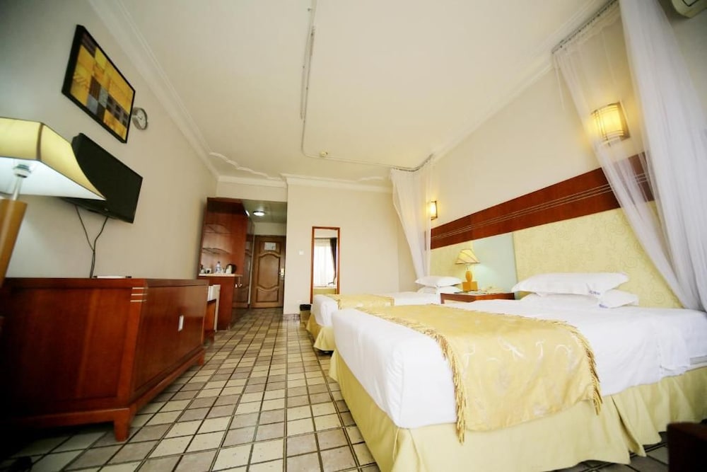 Hotel Africana 25/65