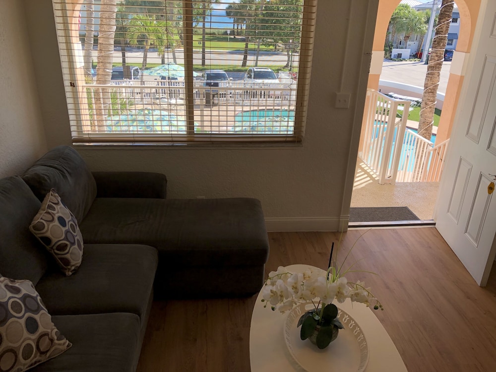 Coral Key Inn 46/71