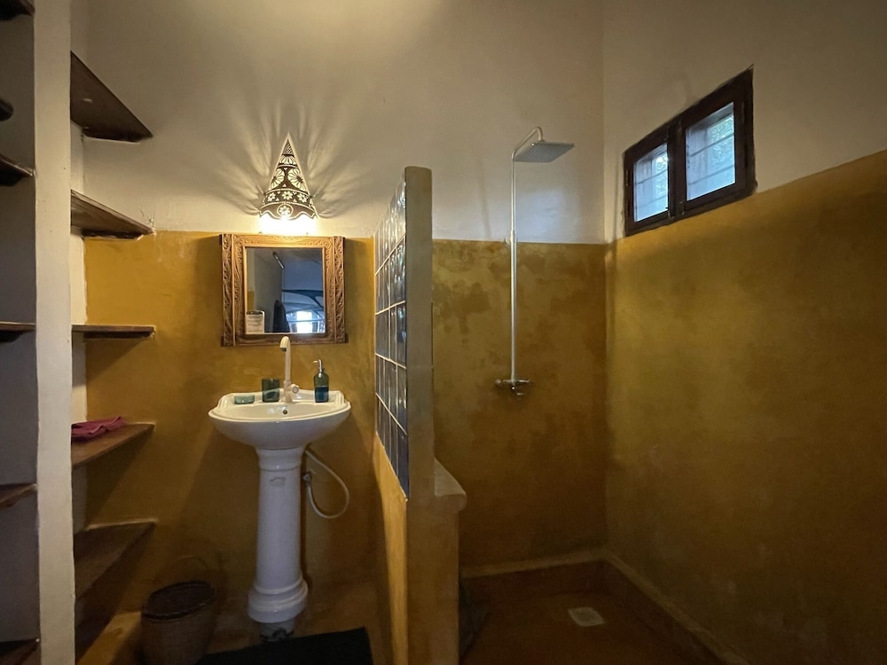 Bellevue Guesthouse 47/50