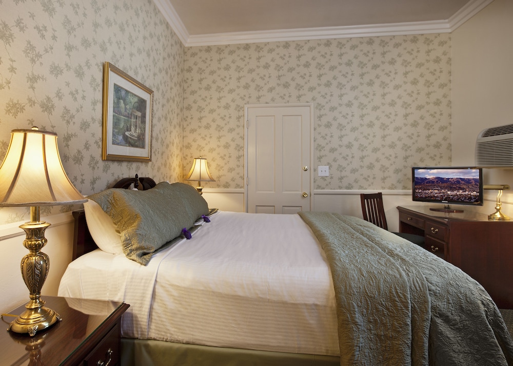 Lavender Inn By The Sea 22/45