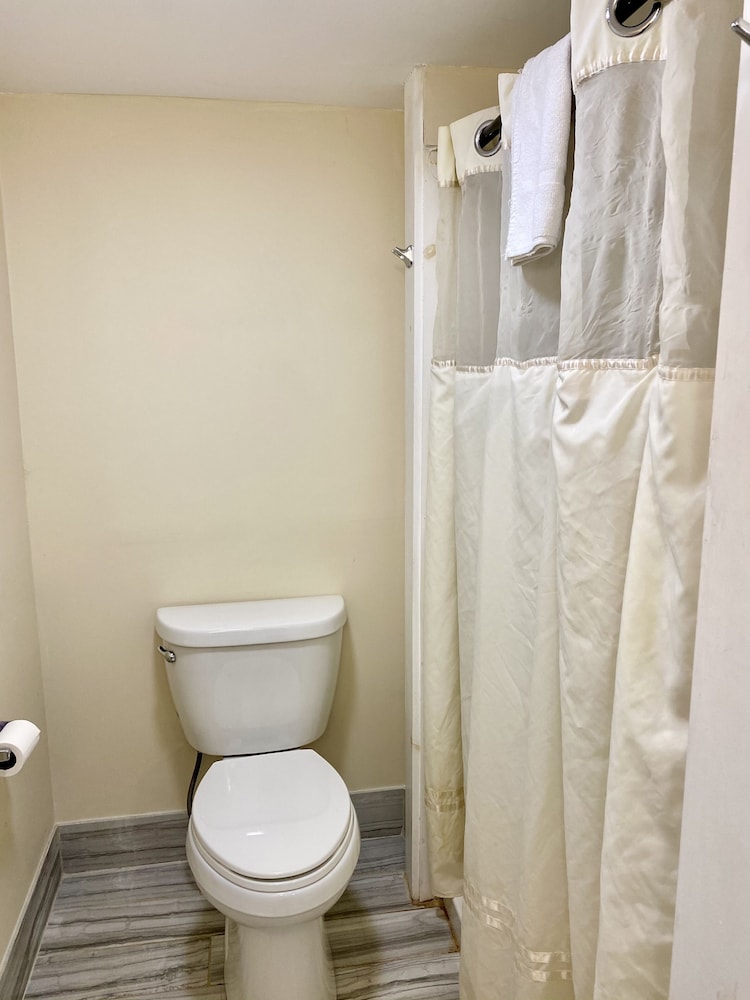 Beacon Inn and Suites 19/40