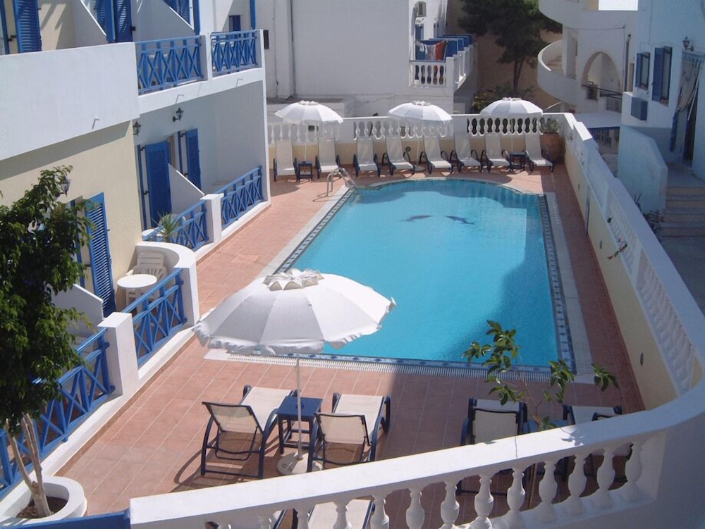 Karidis Hotel 43/48