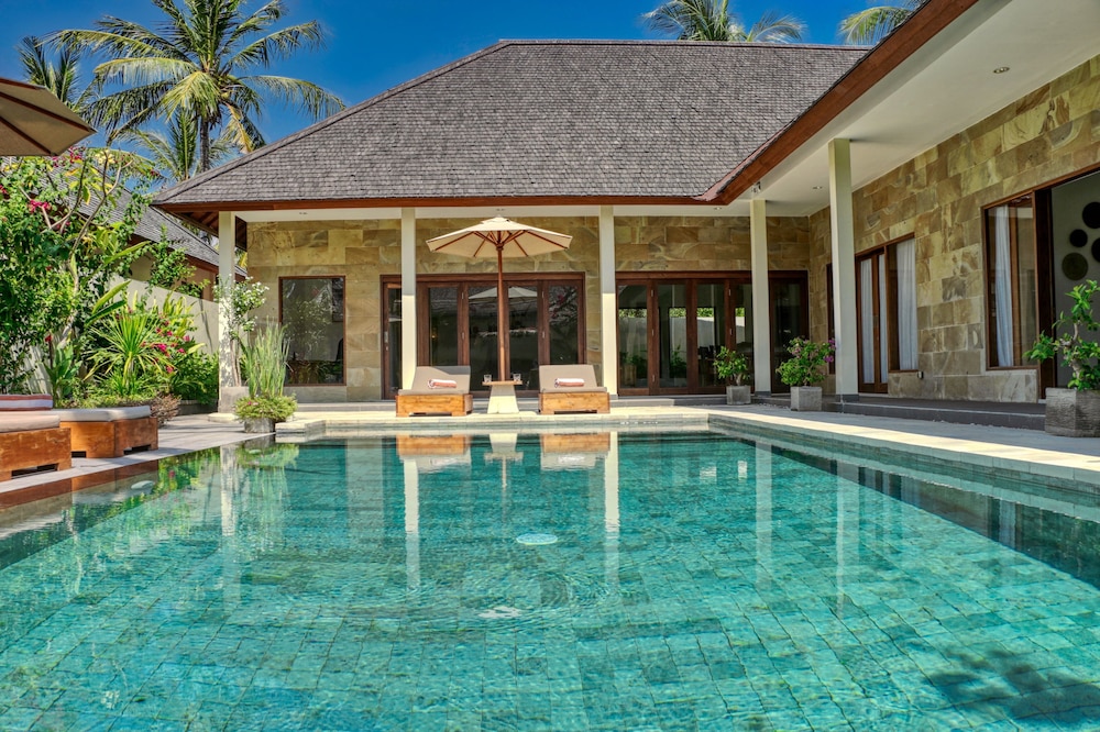 Utara Villas 5/71