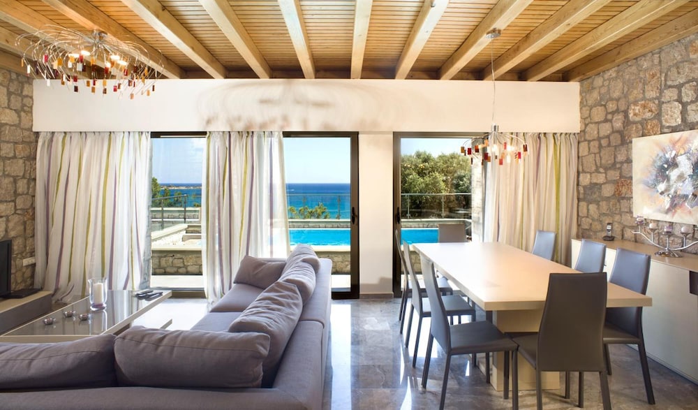 Blue Dream Luxury Villas 44/60
