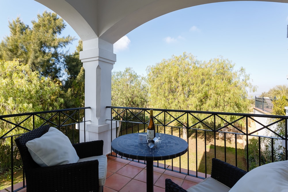 HOTEL ARCOS GARDENS GOLF CLUB & COUNTRY ESTATE 37/50