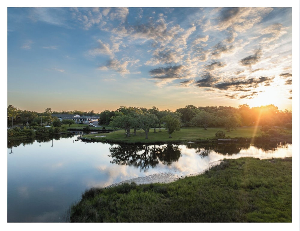 Gulf Hills Hotel and Retreat on the Water 46/52