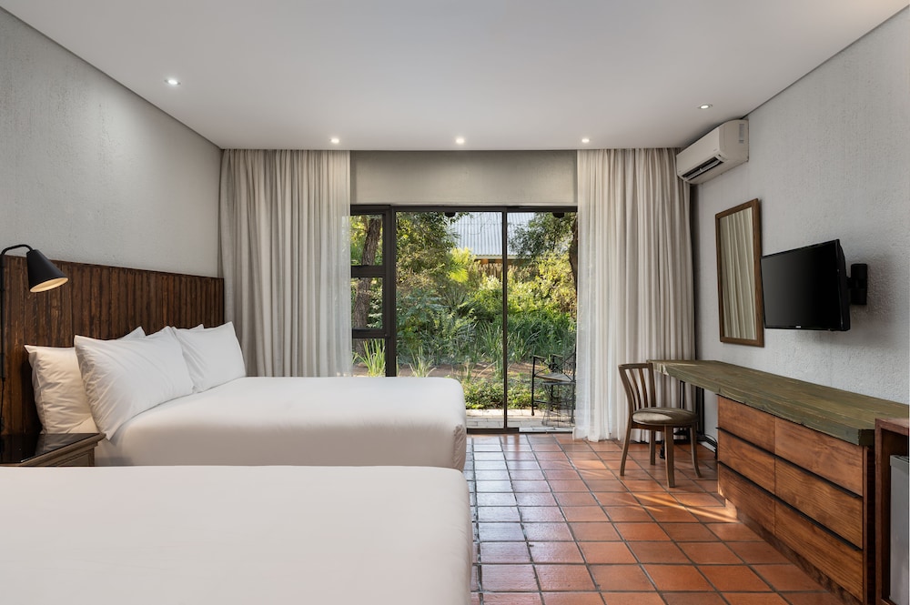 Protea Hotel By Marriott Kruger Gate 40/92