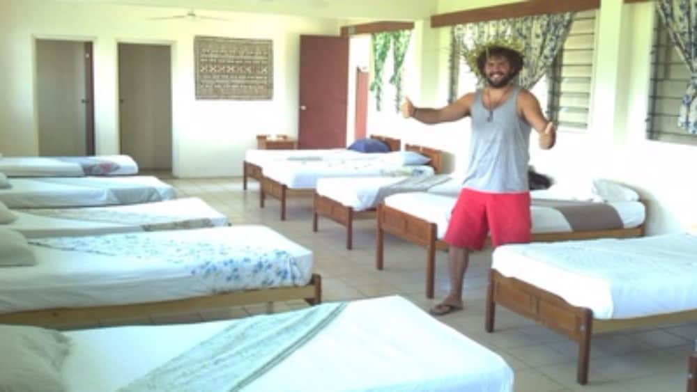 Bamboo Backpackers 30/48