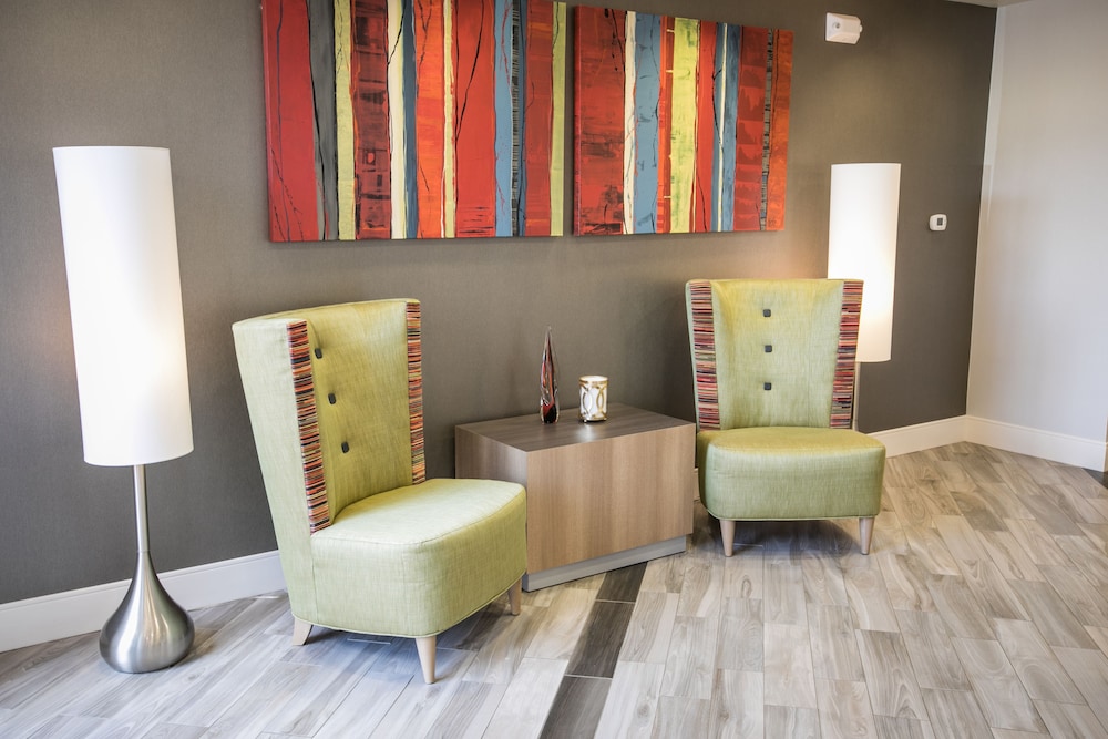 Hampton Inn & Suites Tempe/Phoenix Airport 6/68