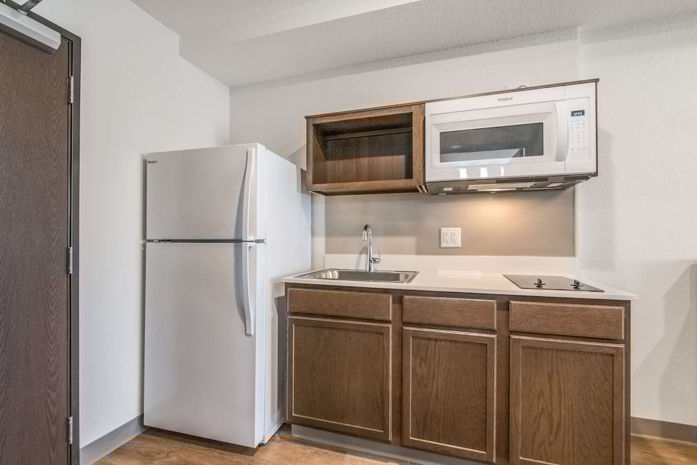WoodSpring Suites Doral Miami Airport 49/51