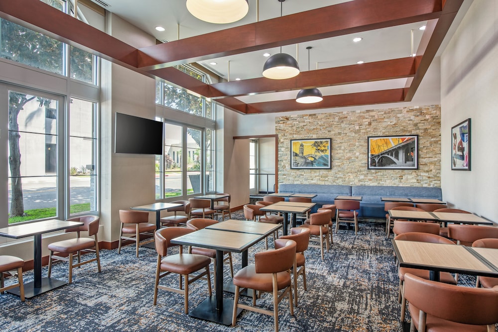 Hyatt Place Riverside Downtown 38/60