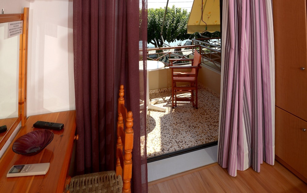 Pharos Rooms 39/72