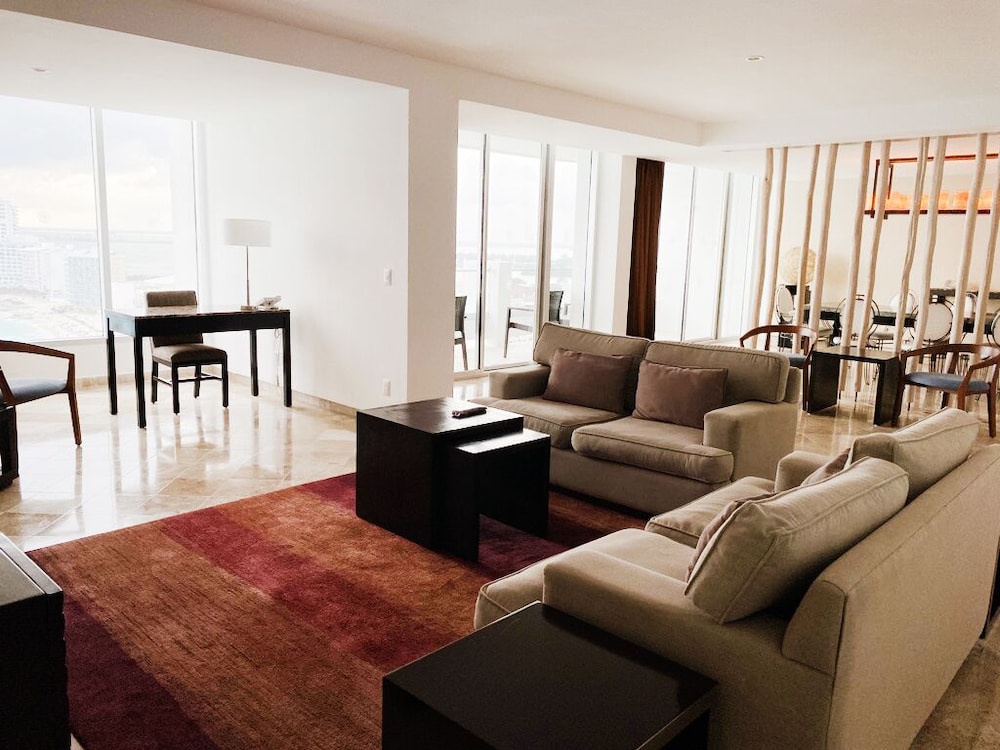 Krystal Grand Cancun All Inclusive 28/50