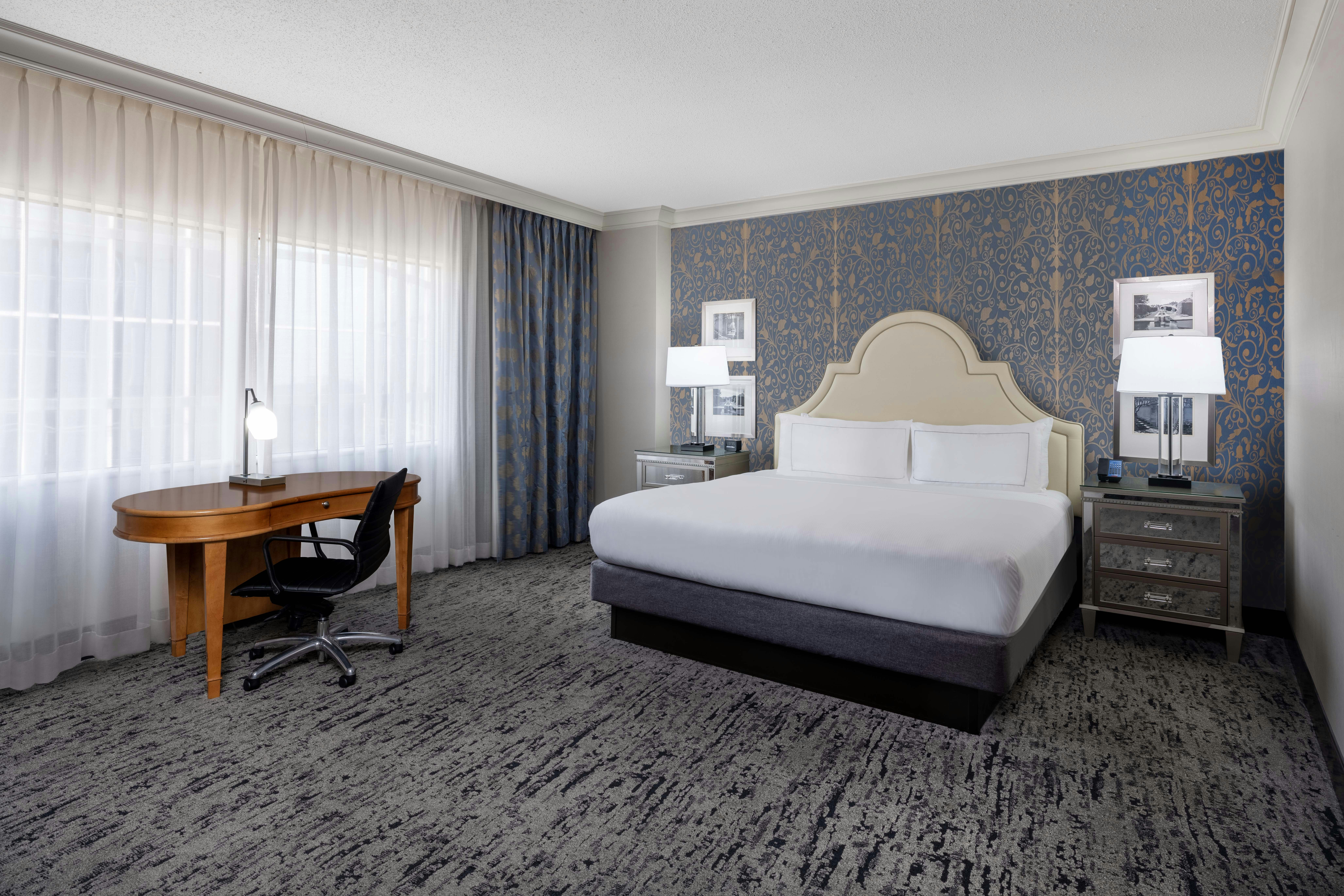 ROOM, KING BED, ACCESSIBLE