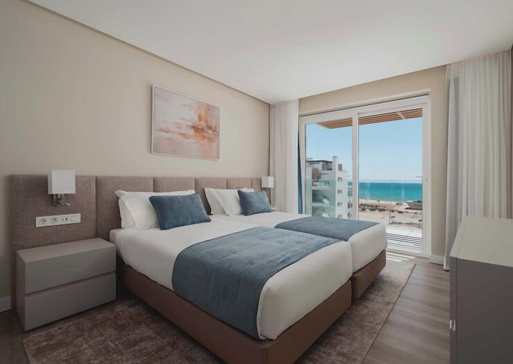 Dom Pedro Residences 4/22