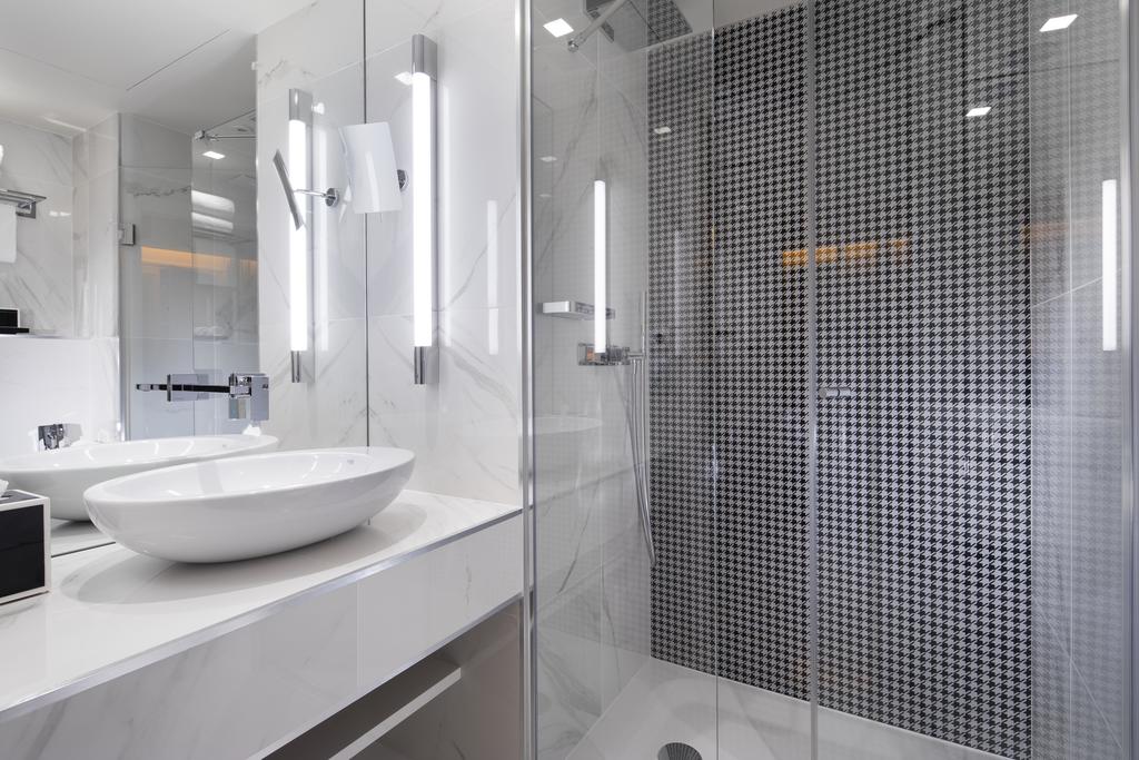 جناح جونيور