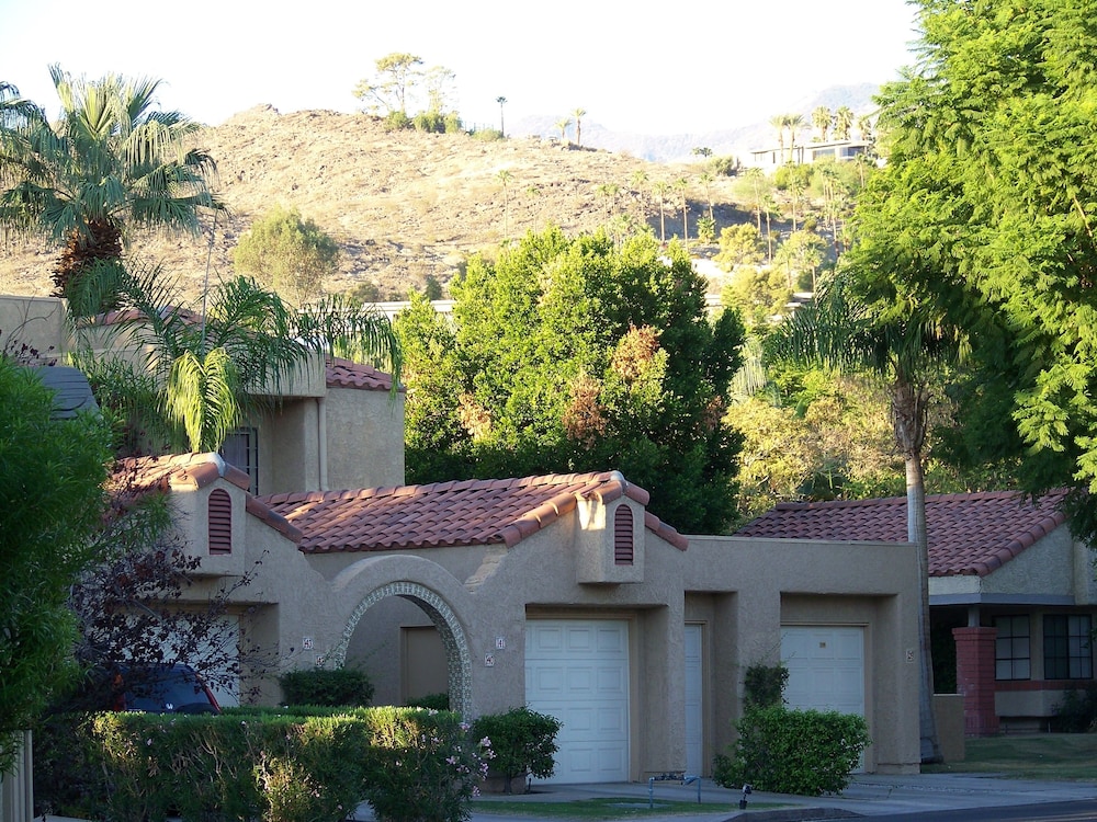 The Oasis Resort 1/76