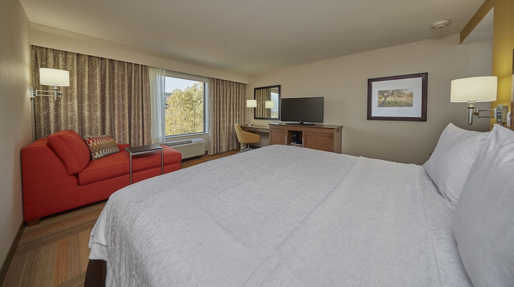 Hampton Inn and Suites Hood River 12/55