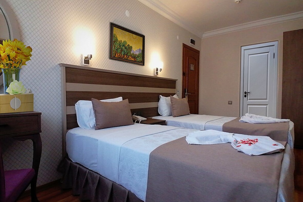 Sembol Hotel 10/46