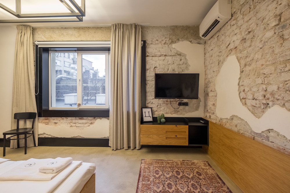 R34 Boutique Hotel 22/50