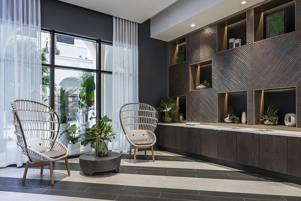 THesis Hotel Miami Coral Gables, Curio Collection by Hilton 7/80