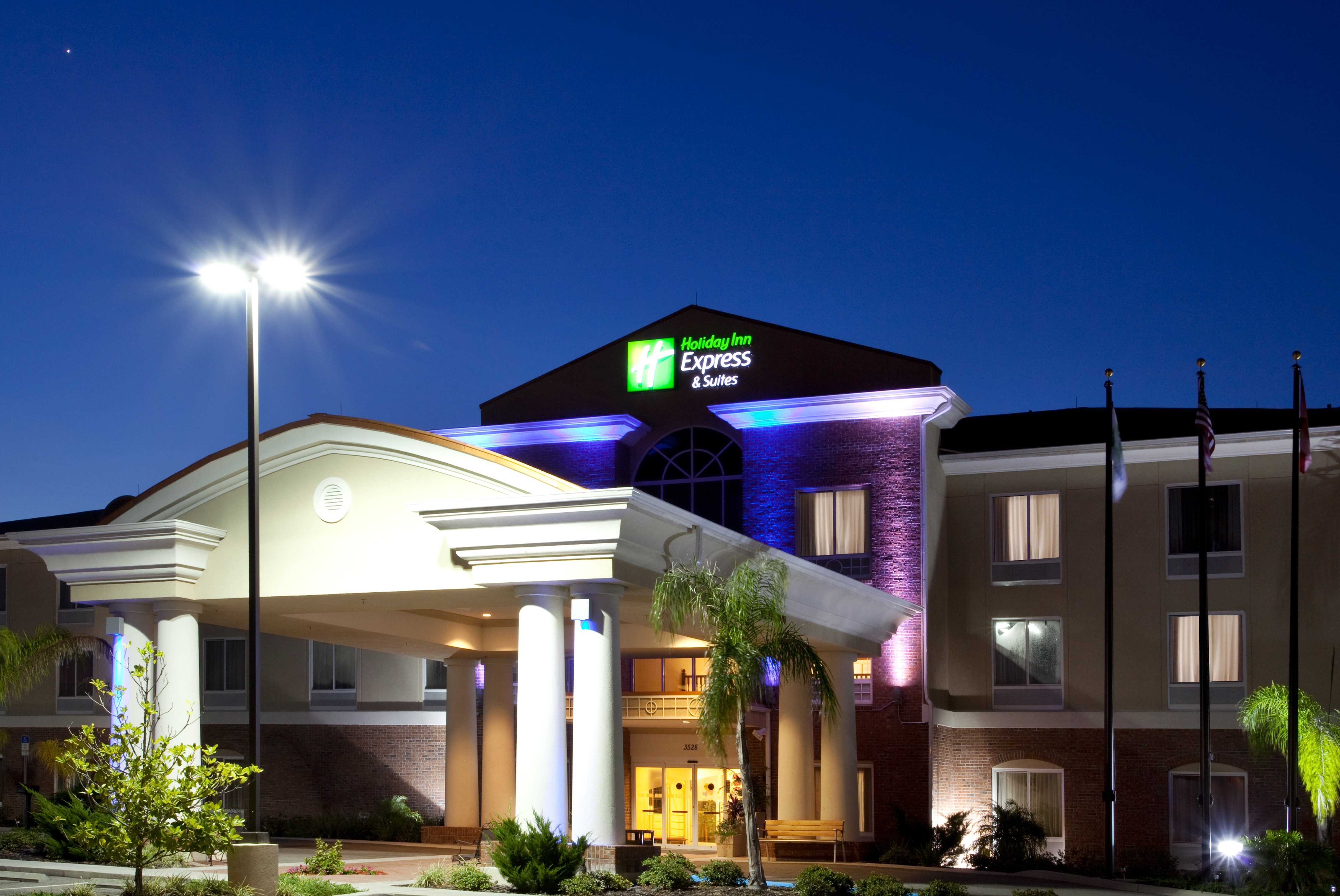 Holiday Inn Express Hotel & Suites Spring Hill 2/69
