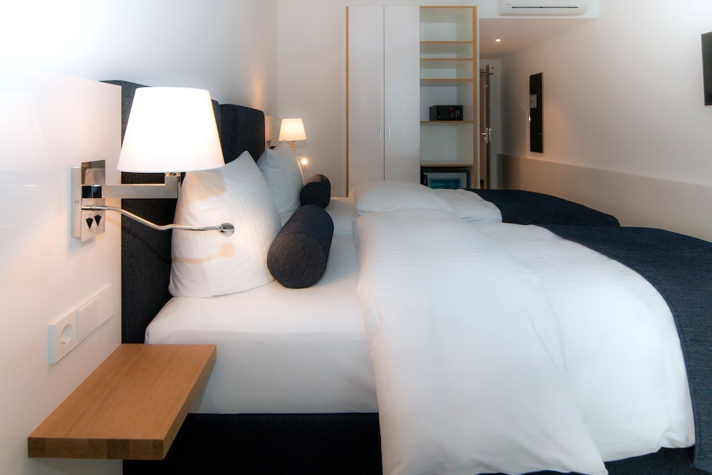 Bayer 89 Vi Vadi Hotel 18/51