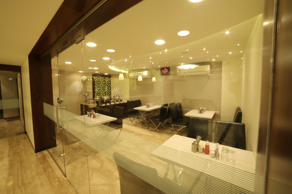 Hotel Grandpragati 21/28