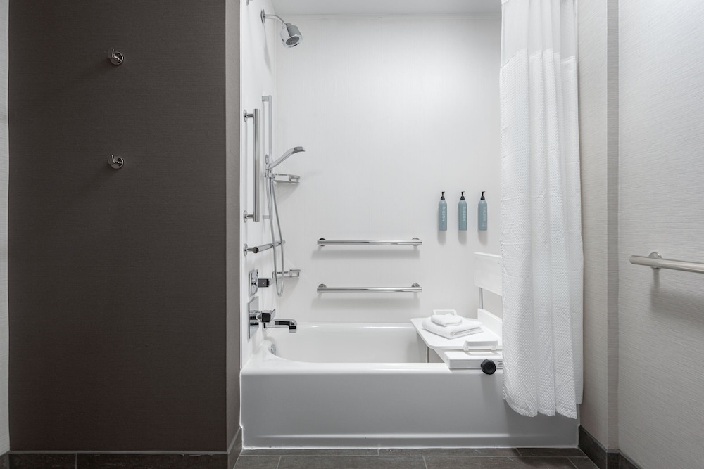 Courtyard By Marriott Nashville Smyrna 19/20