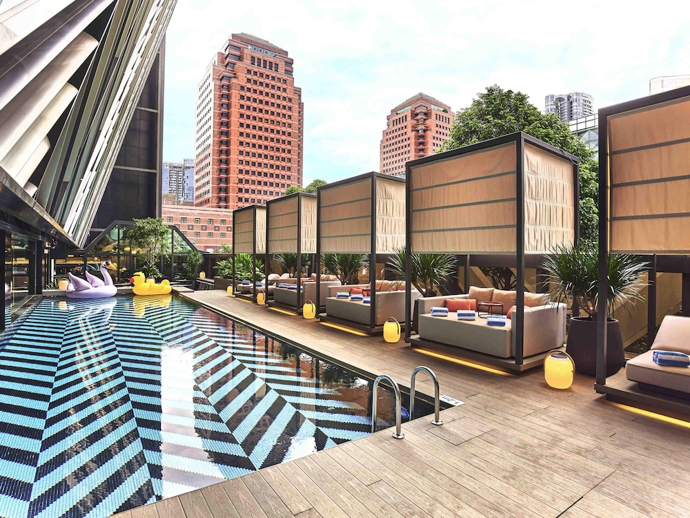 Pullman Singapore Orchard (ex Grand Park Orchard) 48/50