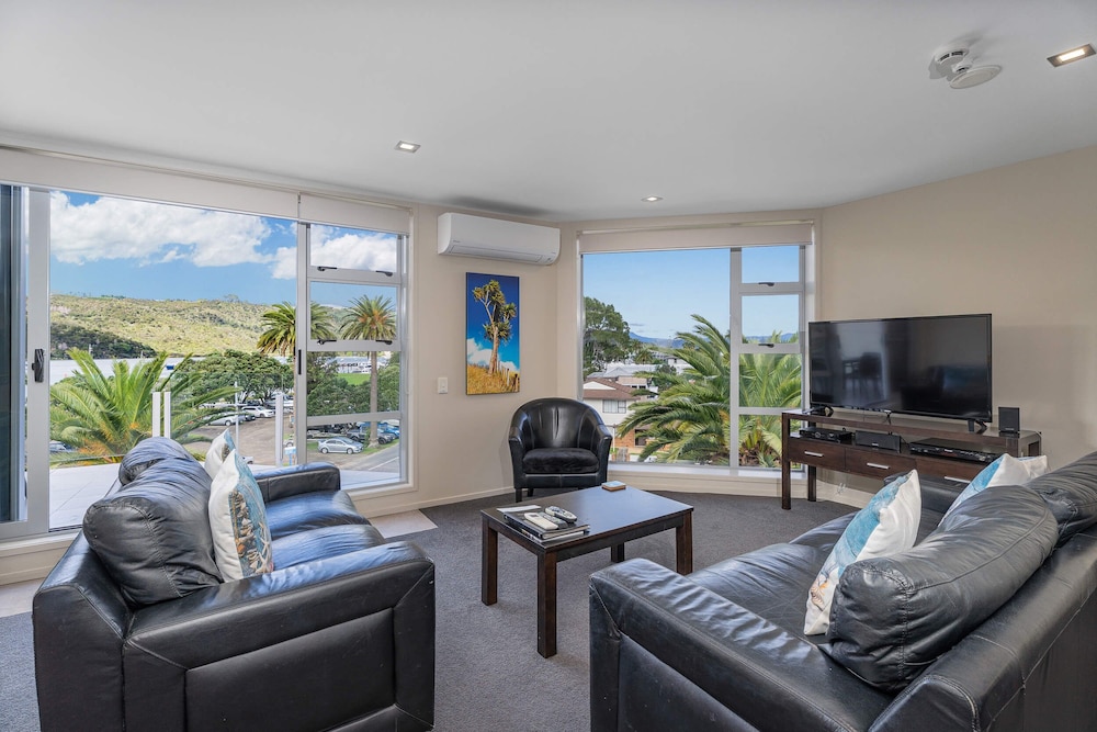 Esplanade Apartments 29/49
